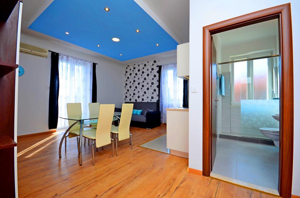 Violet Sea Breeze Apartment Split Exterior photo