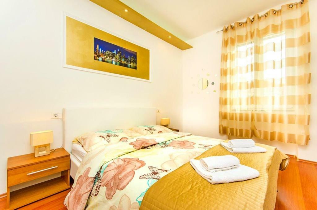 Violet Sea Breeze Apartment Split Exterior photo