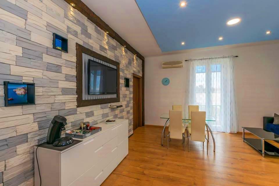 Violet Sea Breeze Apartment Split Exterior photo