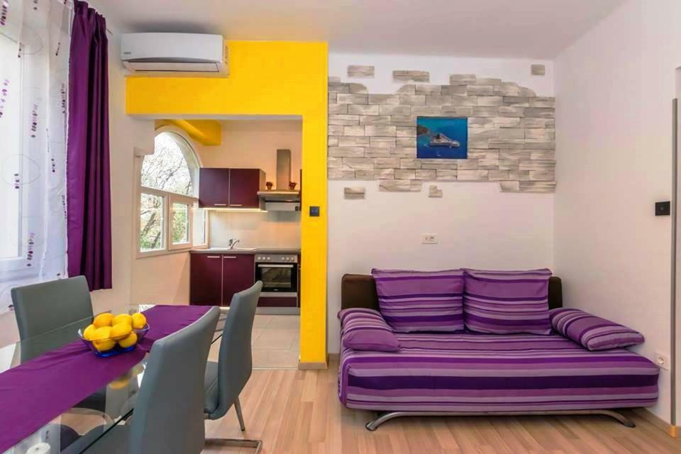 Violet Sea Breeze Apartment Split Exterior photo